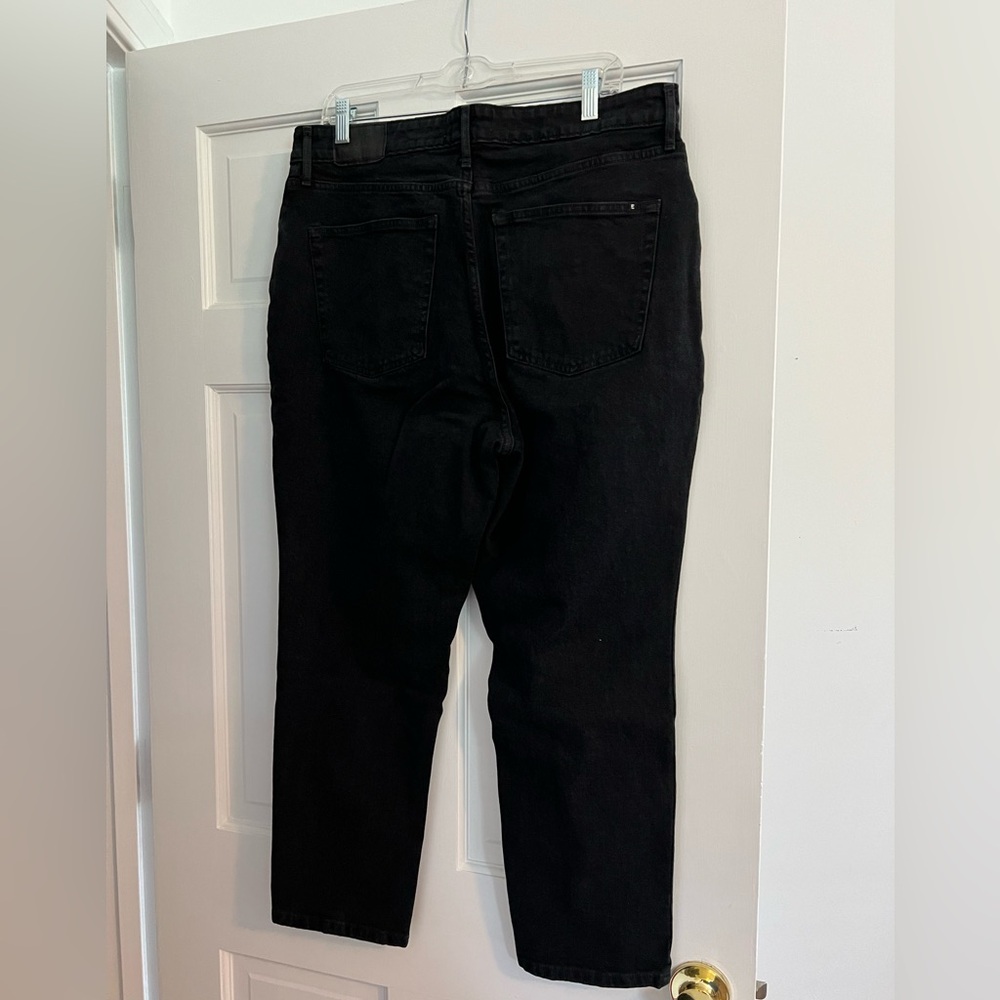 Everlane Curvy Cheeky Crop Denim - Picture 2 of 4